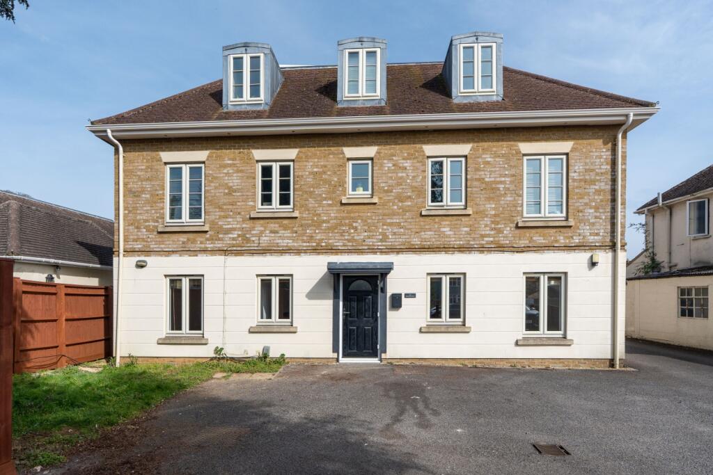 2 bed House (unspecified) for rent in Kidlington. From Breckon & Breckon - Woodstock