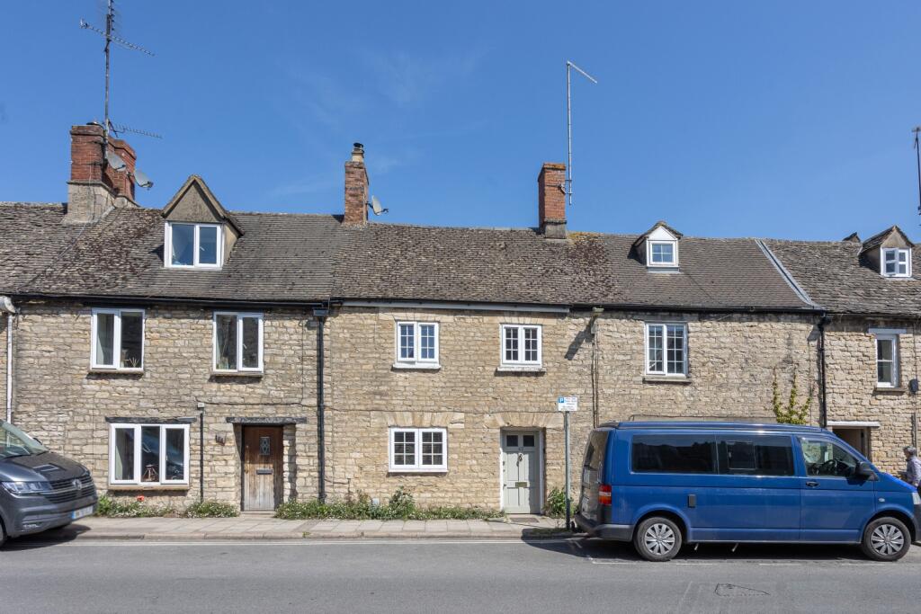 2 bed Mid Terraced House for rent in Witney. From Breckon & Breckon - Woodstock