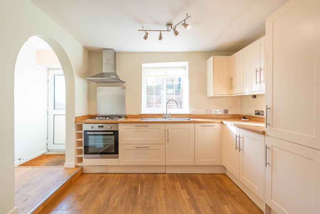 3 bed Town House for rent in Woodstock. From Breckon & Breckon - Woodstock