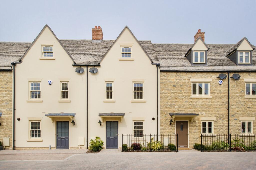 4 bed Mid Terraced House for rent in Woodstock. From Breckon & Breckon - Woodstock 4 bed Mid Terraced House for rent in Woodstock. From Breckon & Breckon - Woodstock