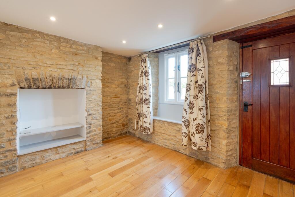 2 bed End of Terrace for rent in Kidlington. From Breckon & Breckon - Woodstock 2 bed End of Terrace for rent in Kidlington. From Breckon & Breckon - Woodstock