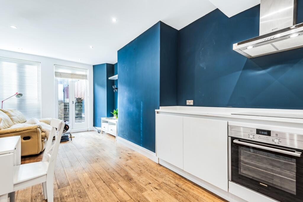 2 bed Apartment for rent in Battersea. From Kinleigh Folkard & Hayward