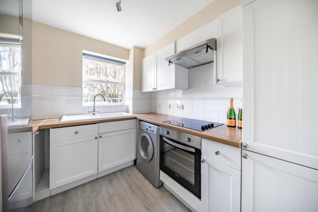 2 bed 1st Floor Flat for rent in London. From Kinleigh Folkard & Hayward - Lettings - Battersea