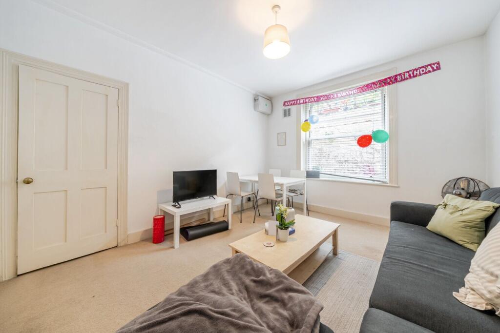 3 bed 1st Floor Flat for rent in London. From Kinleigh Folkard & Hayward - Lettings - Battersea