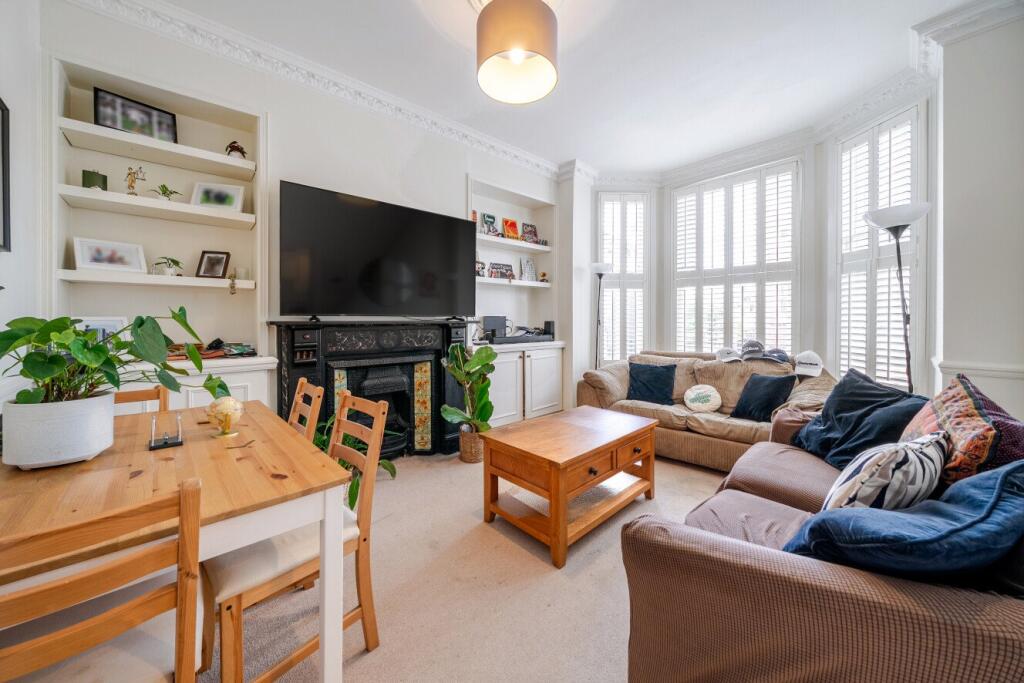 2 bed 1st Floor Flat for rent in Battersea. From Kinleigh Folkard & Hayward - Lettings - Battersea 2 bed 1st Floor Flat for rent in Battersea. From Kinleigh Folkard & Hayward - Lettings - Battersea