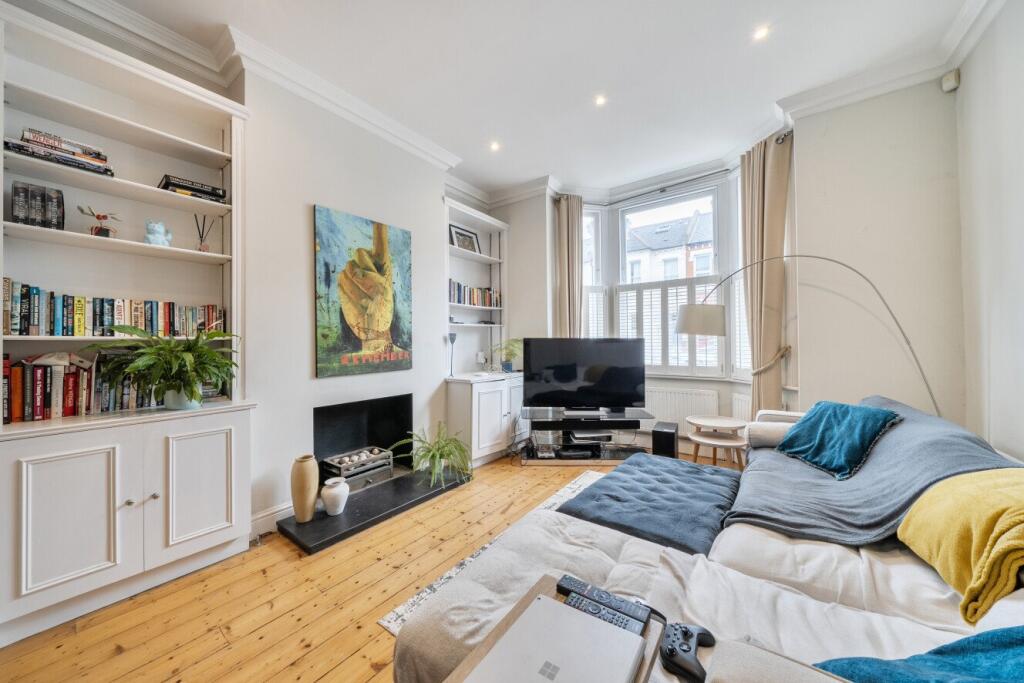 4 bed Detached for rent in Battersea. From Kinleigh Folkard & Hayward - Lettings - Battersea