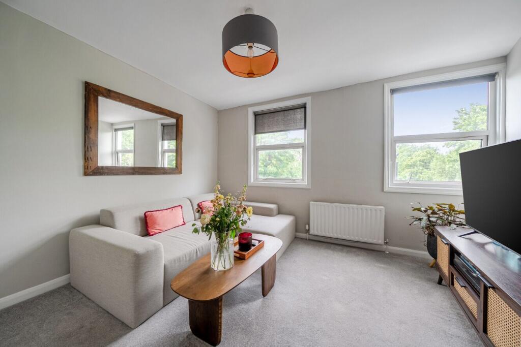 1 bed 1st Floor Flat for rent in Battersea. From Kinleigh Folkard & Hayward - Lettings - Battersea