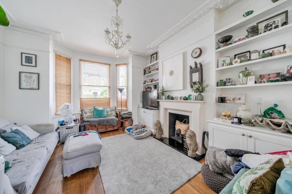 2 bed 1st Floor Flat for rent in London. From Kinleigh Folkard & Hayward - Lettings - Battersea