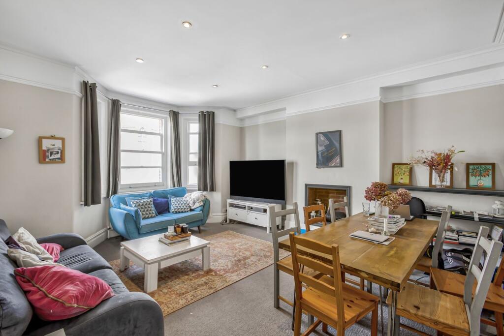 3 bed Not Specified for rent in Battersea. From Kinleigh Folkard & Hayward - Lettings - Battersea 3 bed Not Specified for rent in Battersea. From Kinleigh Folkard & Hayward - Lettings - Battersea