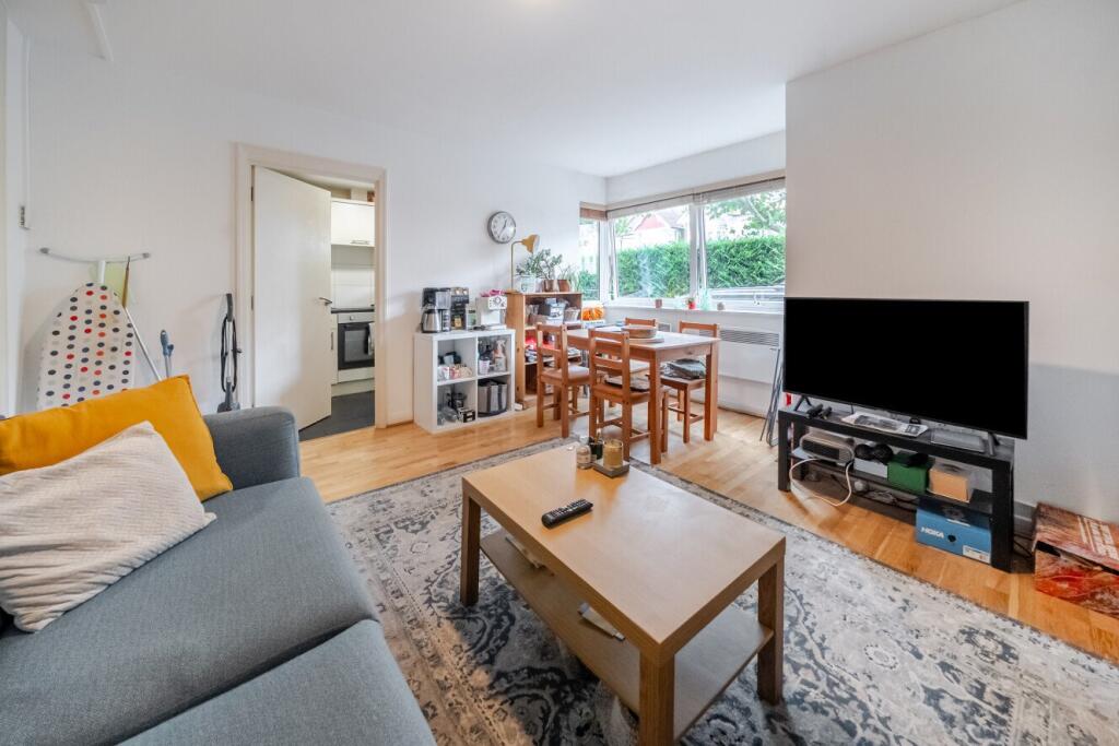 2 bed 1st Floor Flat for rent in Clapham. From Kinleigh Folkard & Hayward - Lettings - Battersea