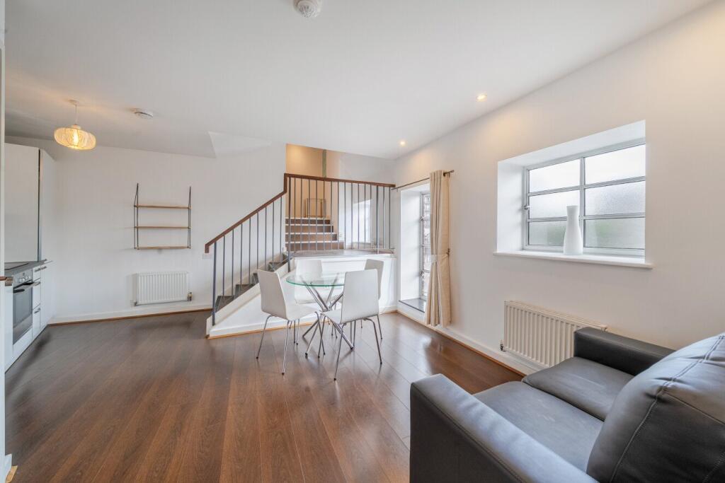 1 bed 1st Floor Flat for rent in London. From Kinleigh Folkard & Hayward - Lettings - Battersea