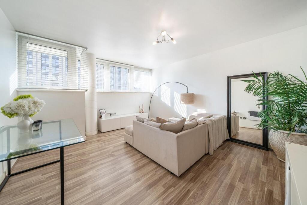 1 bed 1st Floor Flat for rent in London. From Kinleigh Folkard & Hayward - Lettings - Battersea