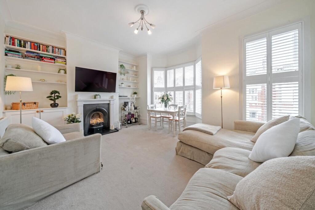 3 bed 1st Floor Flat for rent in London. From Kinleigh Folkard & Hayward - Lettings - Battersea