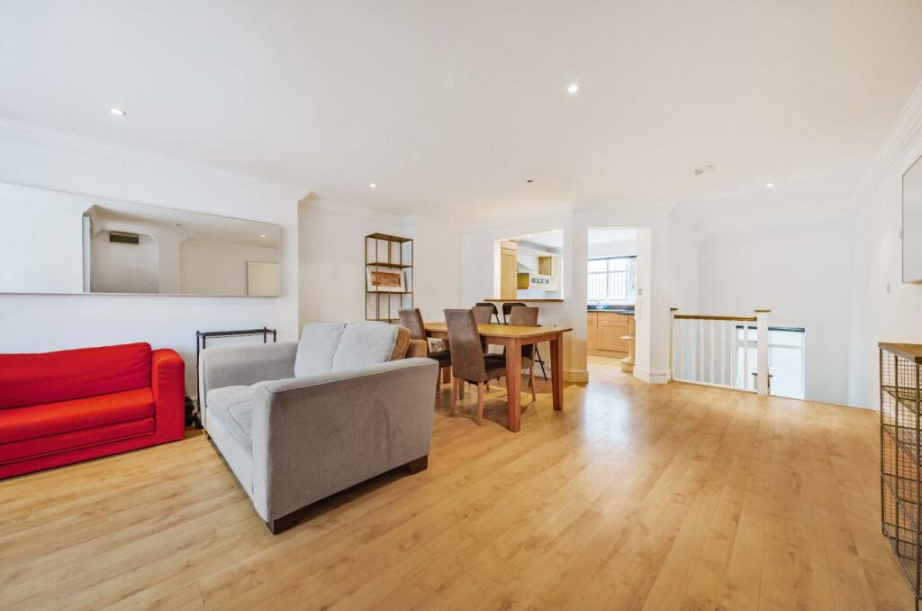 2 bed 1st Floor Flat for rent in Battersea. From Kinleigh Folkard & Hayward - Lettings - Battersea