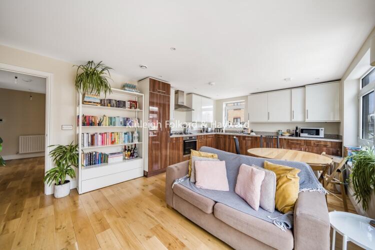 2 bed Flat for rent in Deptford. From Kinleigh Folkard & Hayward - Brockley
