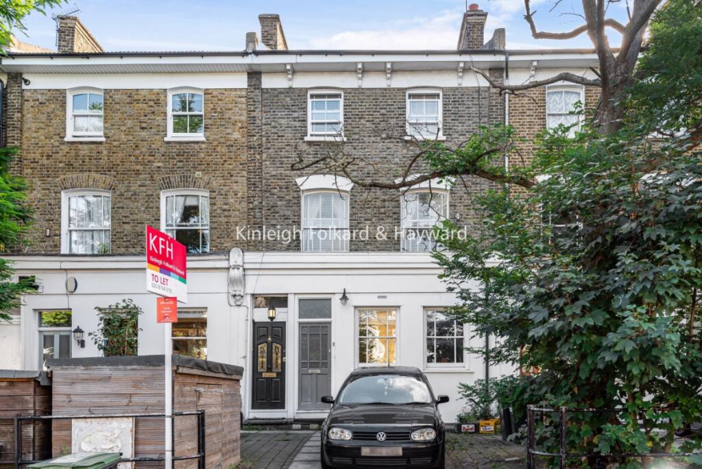 3 bed Apartment for rent in Deptford. From Kinleigh Folkard & Hayward - Brockley