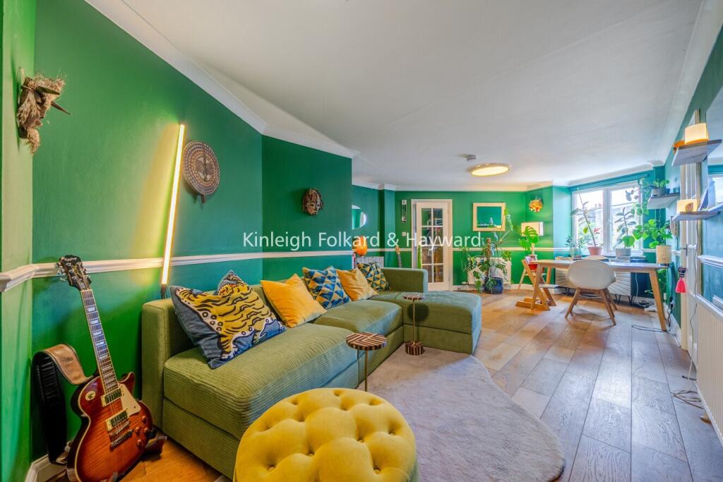 3 bed 1st Floor Flat for rent in London. From Kinleigh Folkard & Hayward - Sales - Brockley