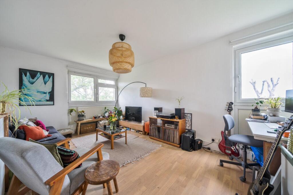 1 bed 1st Floor Flat for rent in Penge. From Kinleigh Folkard & Hayward - Sales - Brockley