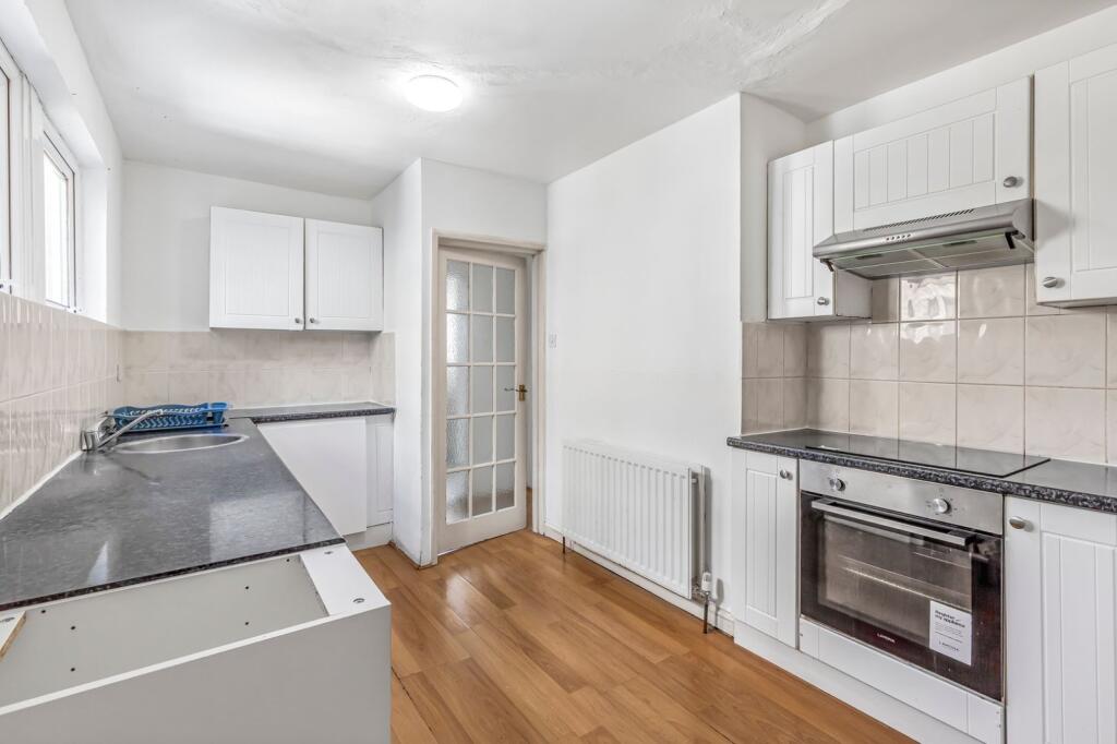 1 bed 1st Floor Flat for rent in Lewisham. From Kinleigh Folkard & Hayward - Sales - Brockley