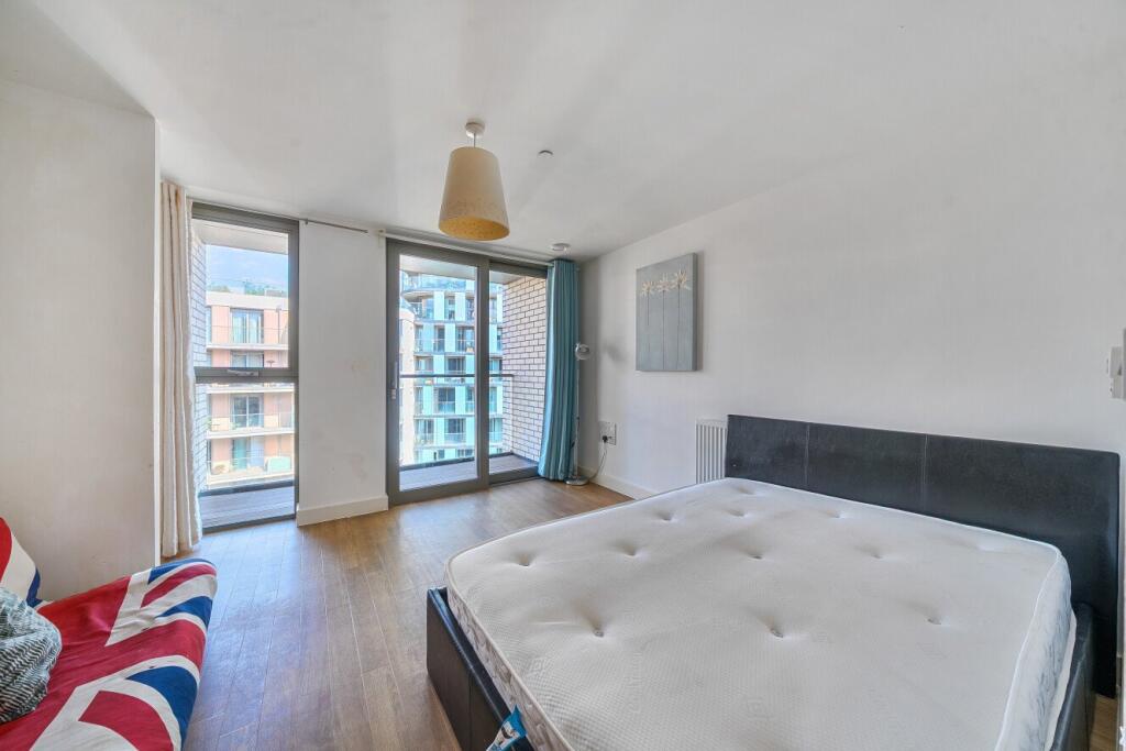 4 bed 1st Floor Flat for rent in London. From Kinleigh Folkard & Hayward - Sales - Brockley 4 bed 1st Floor Flat for rent in London. From Kinleigh Folkard & Hayward - Sales - Brockley