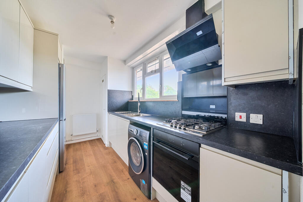 2 bed 1st Floor Flat for rent in London. From Kinleigh Folkard & Hayward - Sales - Brockley