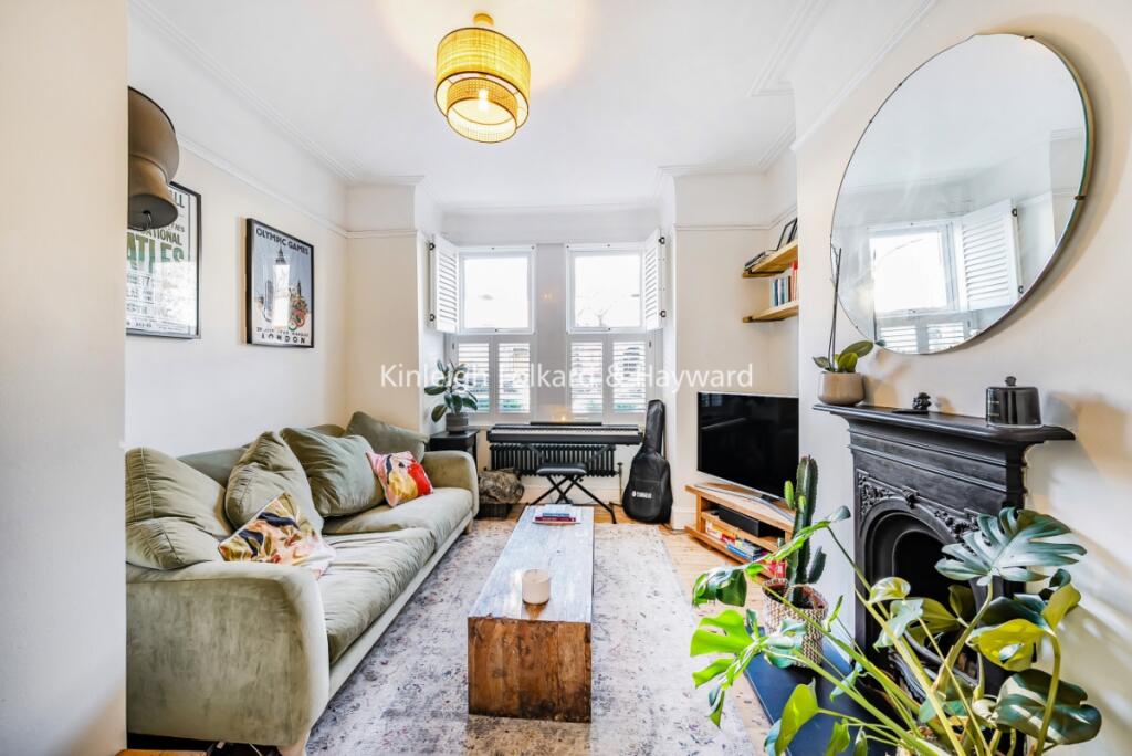 1 bed 1st Floor Flat for rent in London. From Kinleigh Folkard & Hayward - Sales - Brockley