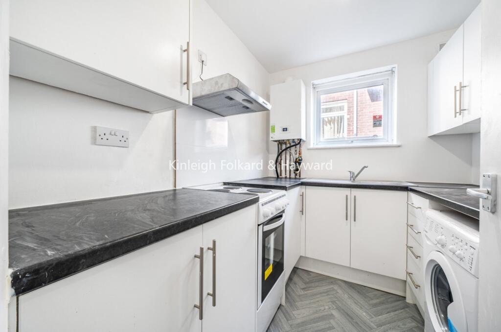 1 bed 1st Floor Flat for rent in Catford. From Kinleigh Folkard & Hayward - Sales - Brockley 1 bed 1st Floor Flat for rent in Catford. From Kinleigh Folkard & Hayward - Sales - Brockley