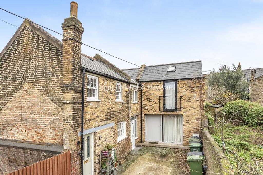 2 bed Detached for rent in Lewisham. From Kinleigh Folkard & Hayward - Sales - Brockley 2 bed Detached for rent in Lewisham. From Kinleigh Folkard & Hayward - Sales - Brockley