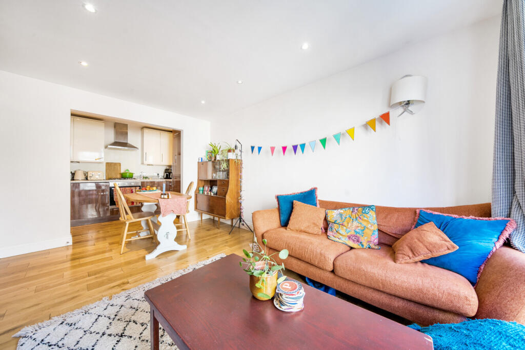 1 bed 1st Floor Flat for rent in London. From Kinleigh Folkard & Hayward - Sales - Brockley 1 bed 1st Floor Flat for rent in London. From Kinleigh Folkard & Hayward - Sales - Brockley