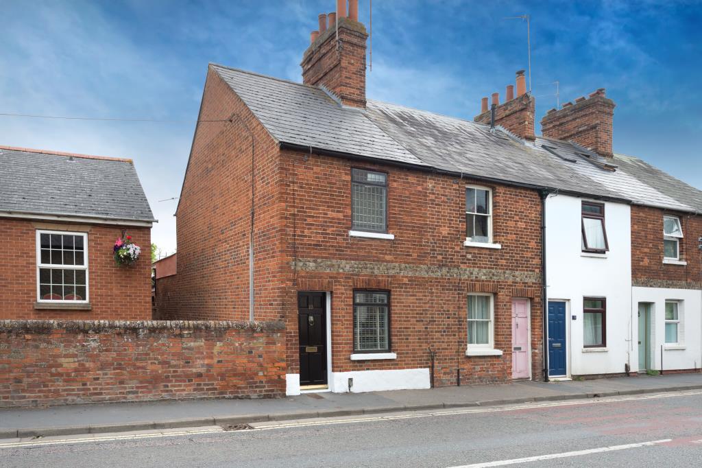 2 bed Mid Terraced House for rent in Abingdon-on-Thames. From Breckon & Breckon - Abingdon
