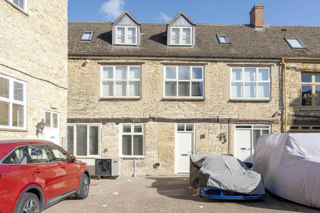 1 bed House (unspecified) for rent in Witney. From Breckon & Breckon - Abingdon