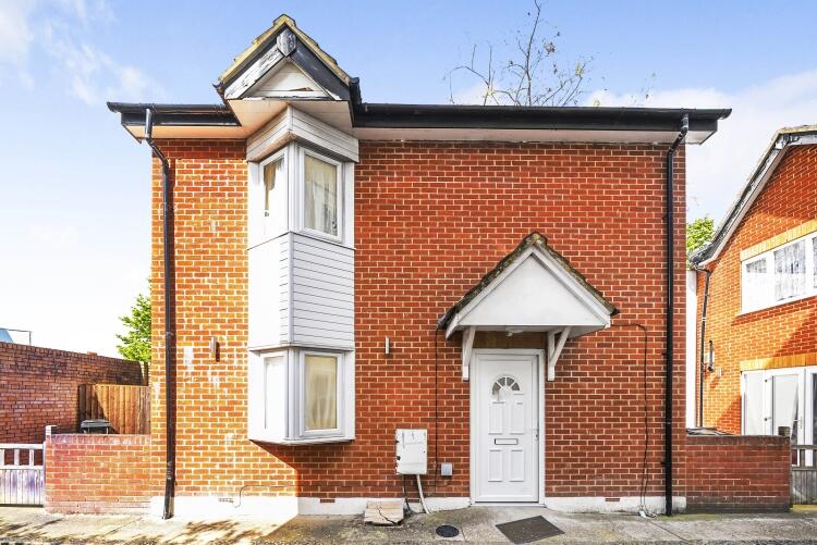 1 bed Detached House for rent in Catford. From Kinleigh Folkard & Hayward - Catford