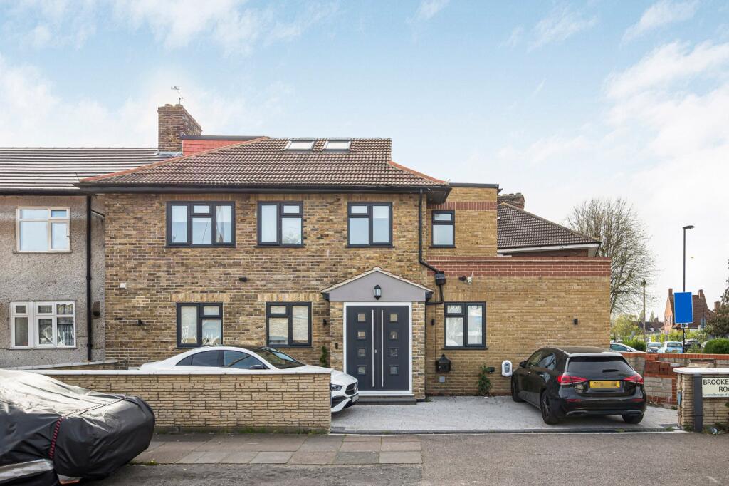 4 bed End of Terrace for rent in Catford. From Kinleigh Folkard & Hayward - Lettings - Catford