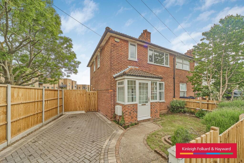 3 bed End of Terrace for rent in Catford. From Kinleigh Folkard & Hayward - Lettings - Catford