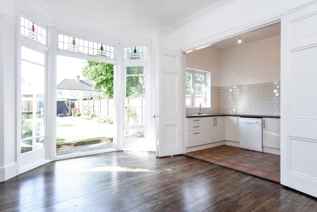 4 bed Detached for rent in Catford. From Kinleigh Folkard & Hayward - Lettings - Catford