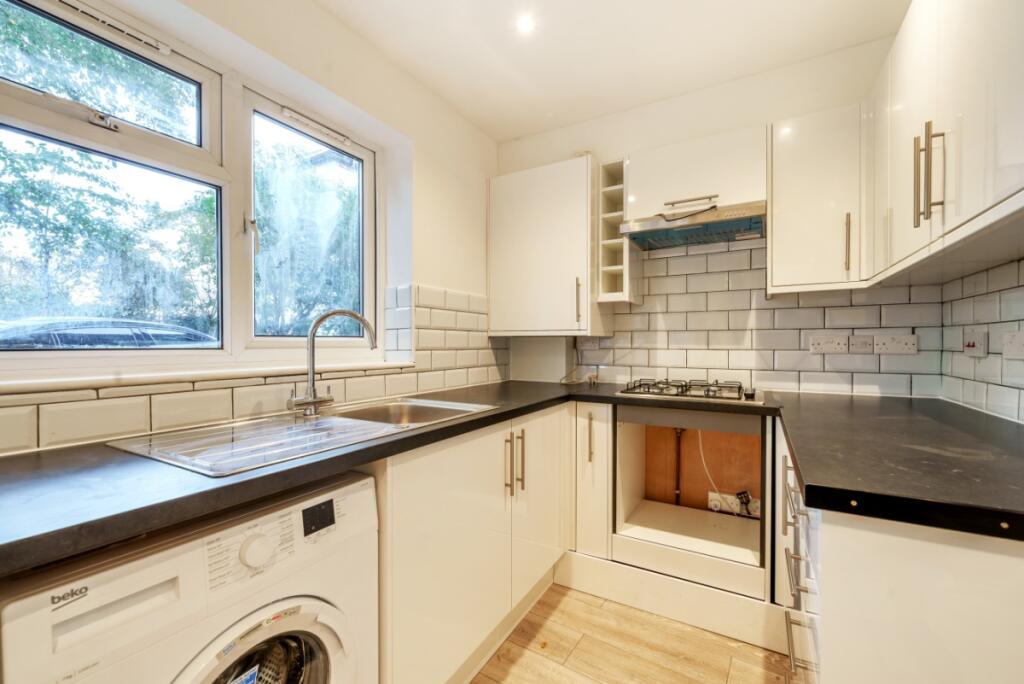 2 bed 1st Floor Flat for rent in Catford. From Kinleigh Folkard & Hayward - Lettings - Catford 2 bed 1st Floor Flat for rent in Catford. From Kinleigh Folkard & Hayward - Lettings - Catford