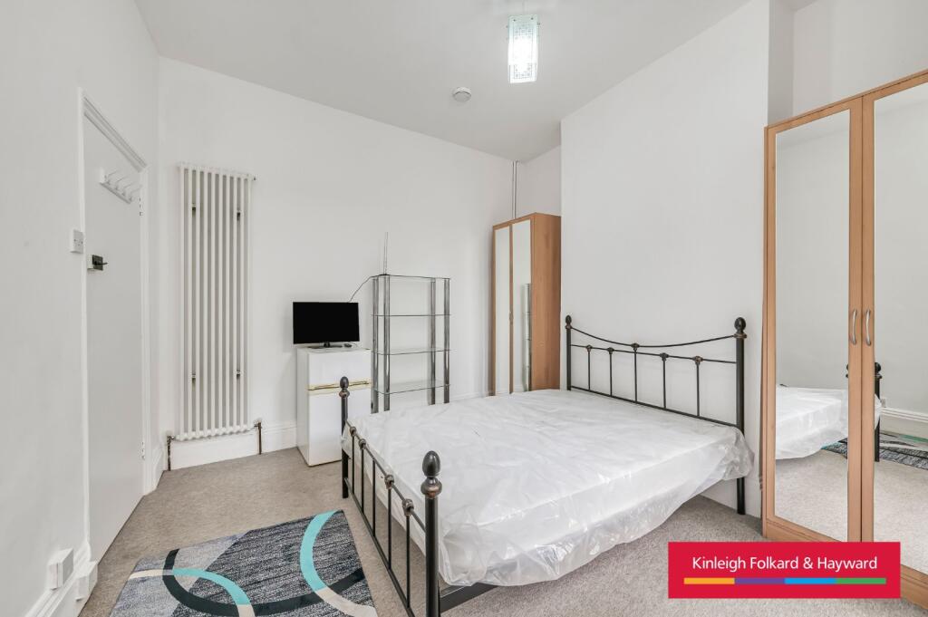 4 bed 1st Floor Flat for rent in Lewisham. From Kinleigh Folkard & Hayward - Lettings - Catford