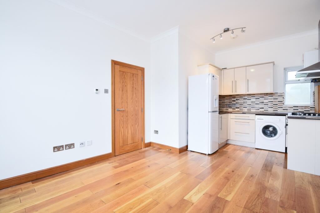1 bed 1st Floor Flat for rent in Catford. From Kinleigh Folkard & Hayward - Lettings - Catford
