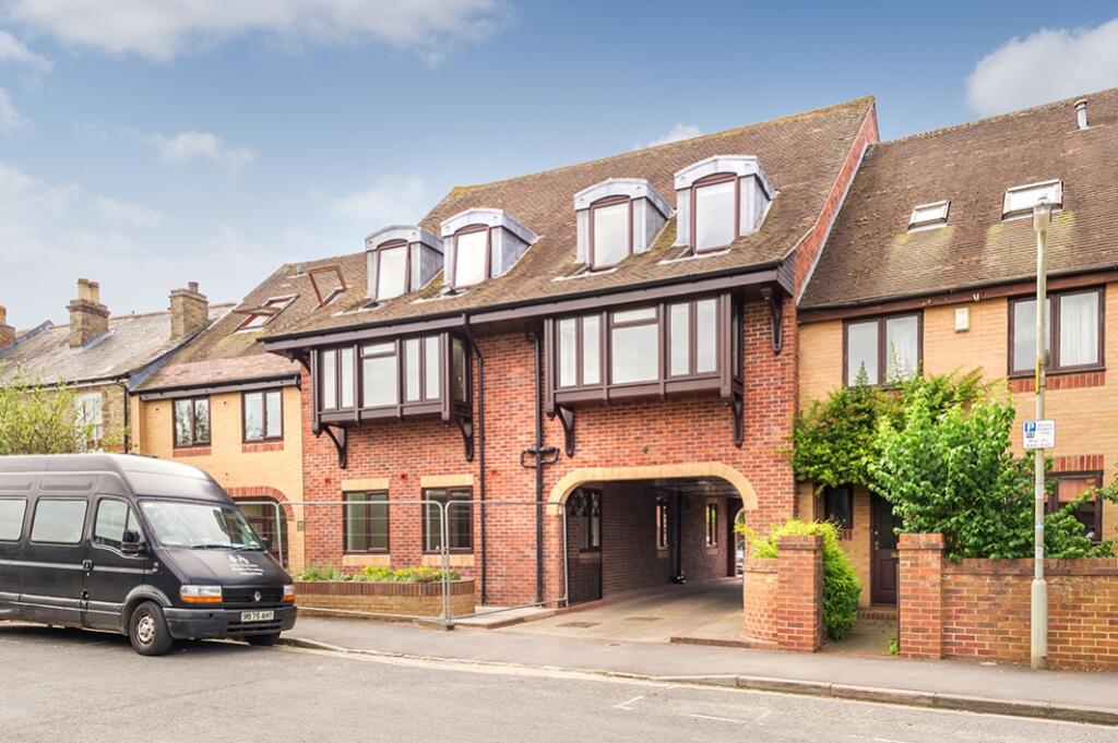 1 bed Apartment for rent in Elsfield. From Breckon & Breckon - Headington 1 bed Apartment for rent in Elsfield. From Breckon & Breckon - Headington