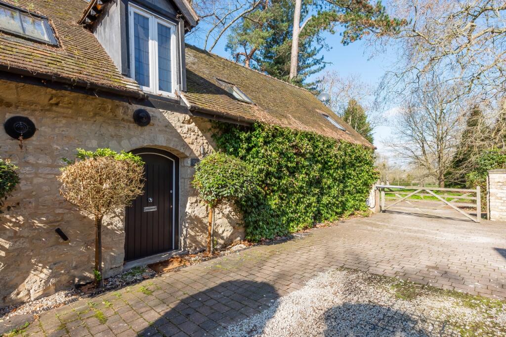 3 bed Detached for rent in Elsfield. From Breckon & Breckon - Headington