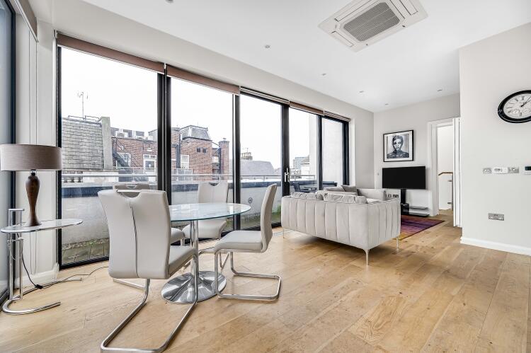 3 bed Apartment for rent in London. From Kinleigh Folkard & Hayward - Clerkenwell