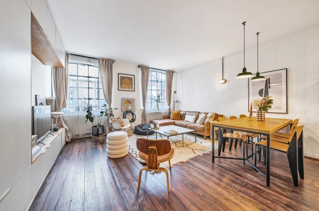 2 bed 1st Floor Flat for rent in London. From Kinleigh Folkard & Hayward - Sales - Clerkenwell - Sales