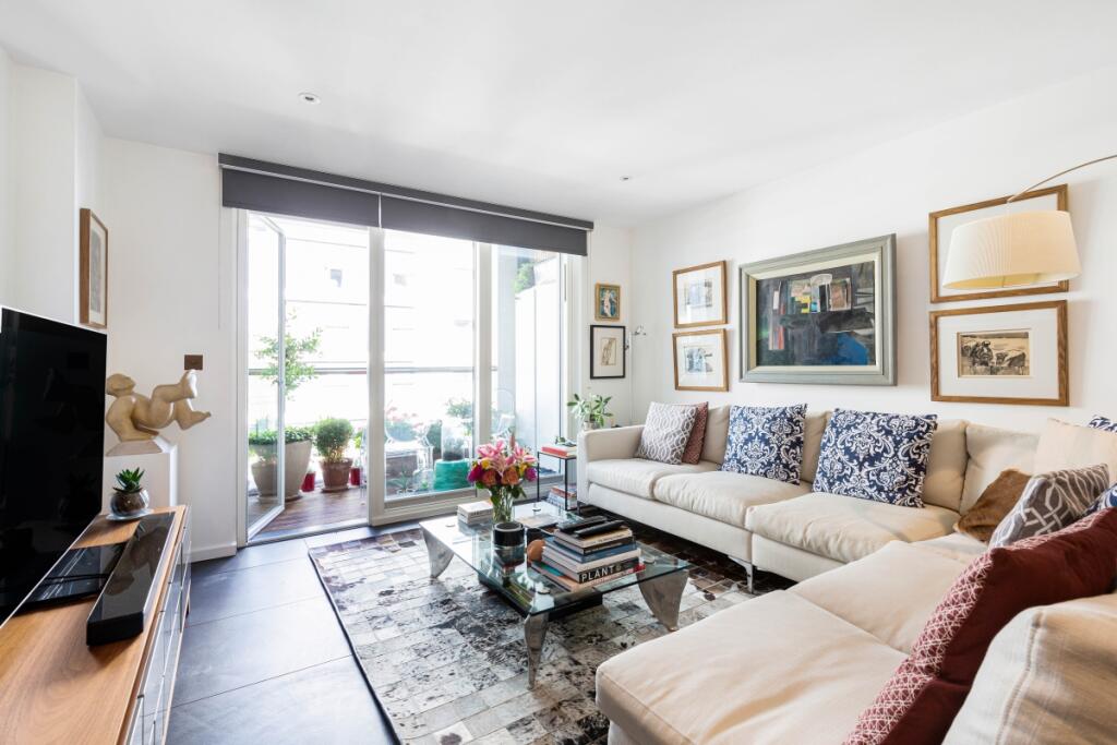 2 bed 1st Floor Flat for rent in London. From Kinleigh Folkard & Hayward - Sales - Clerkenwell - Sales