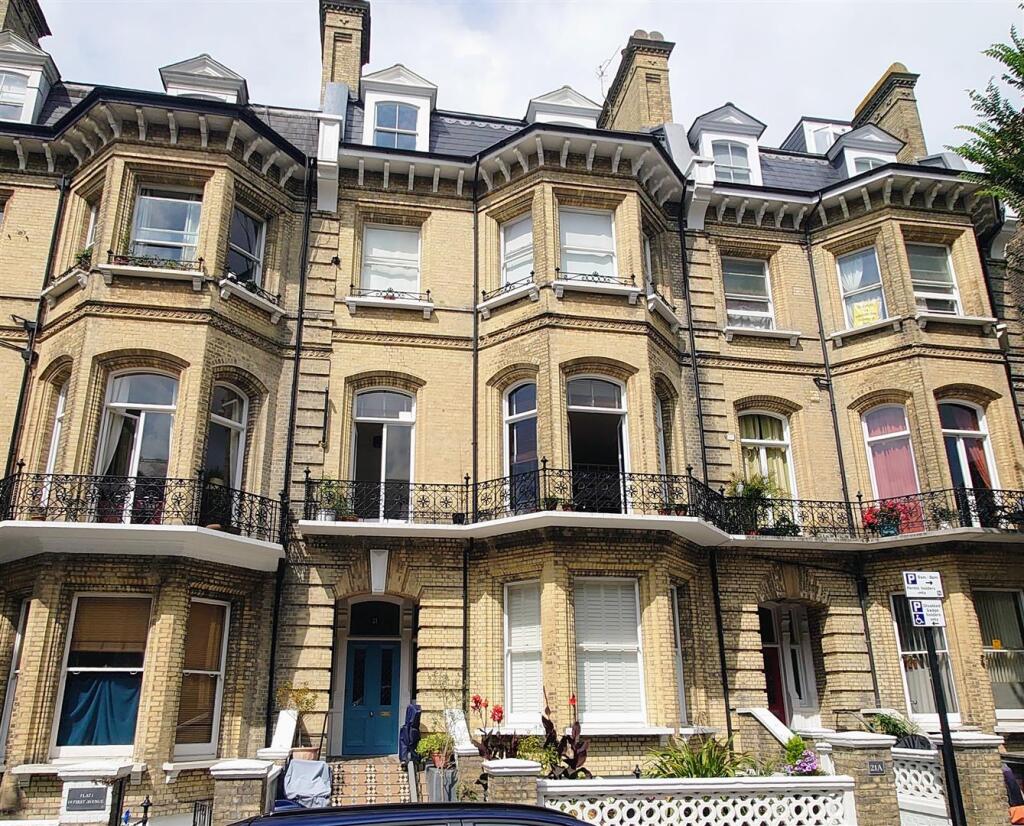 1 bed 1st Floor Flat for rent in Brighton and Hove. From Brices - Hove