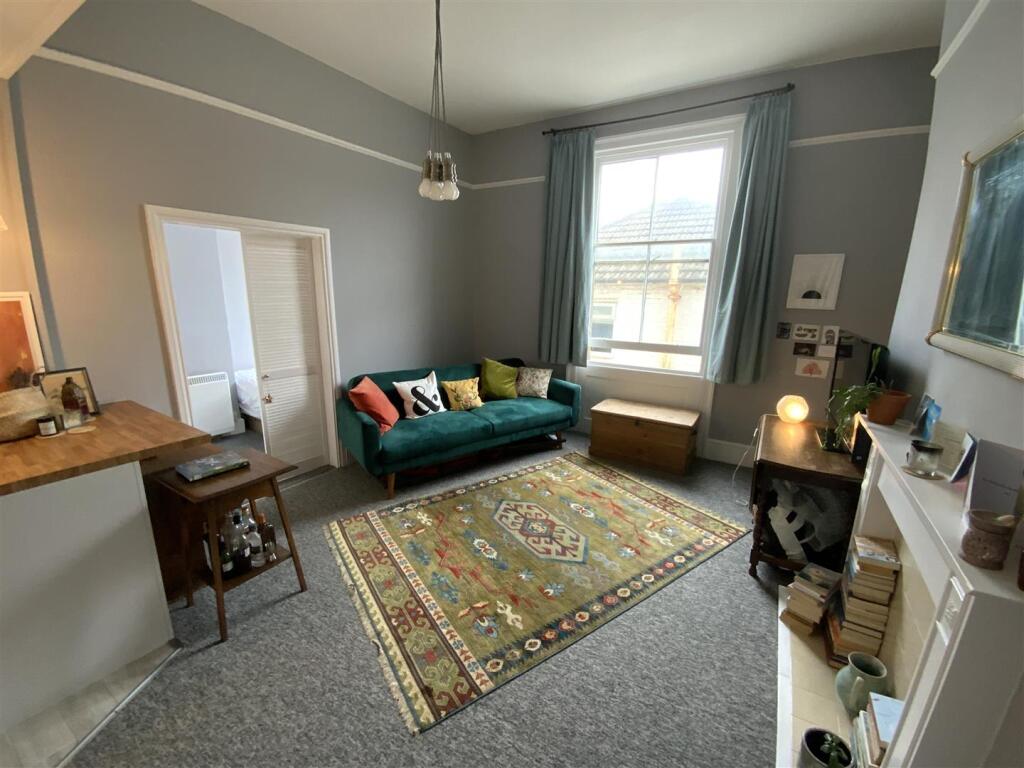 1 bed 1st Floor Flat for rent in Brighton and Hove. From Brices - Hove