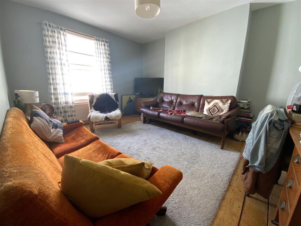 1 bed 1st Floor Flat for rent in Brighton and Hove. From Brices - Hove 1 bed 1st Floor Flat for rent in Brighton and Hove. From Brices - Hove