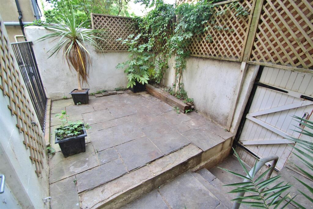 1 bed 1st Floor Flat for rent in Brighton and Hove. From Brices - Hove 1 bed 1st Floor Flat for rent in Brighton and Hove. From Brices - Hove