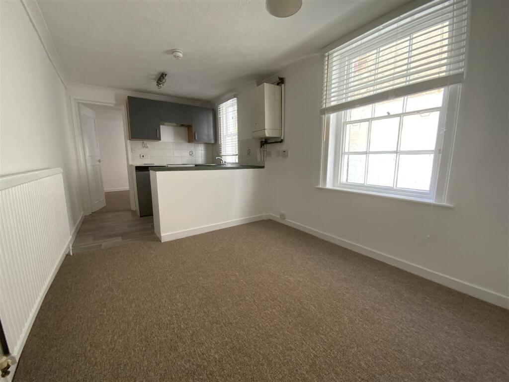 1 bed House (unspecified) for rent in Brighton and Hove. From Brices - Hove