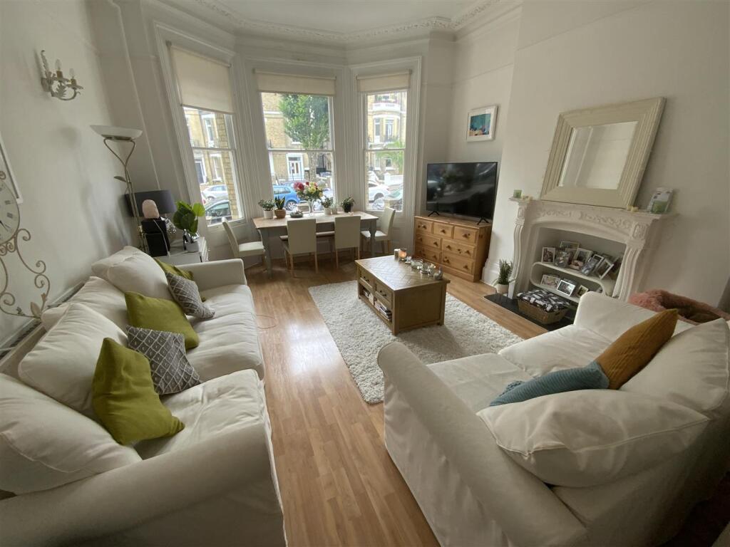 2 bed 1st Floor Flat for rent in Brighton and Hove. From Brices - Hove