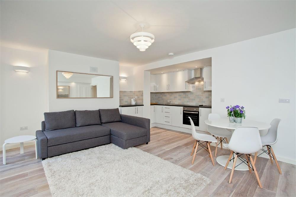 2 bed 1st Floor Flat for rent in Brighton and Hove. From Brices - Hove